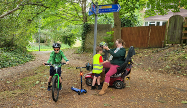 Bike to school in Bracknell